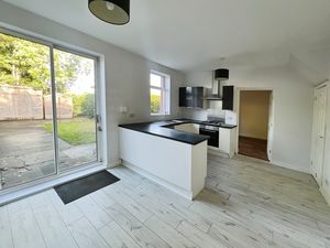 Kitchen- click for photo gallery
